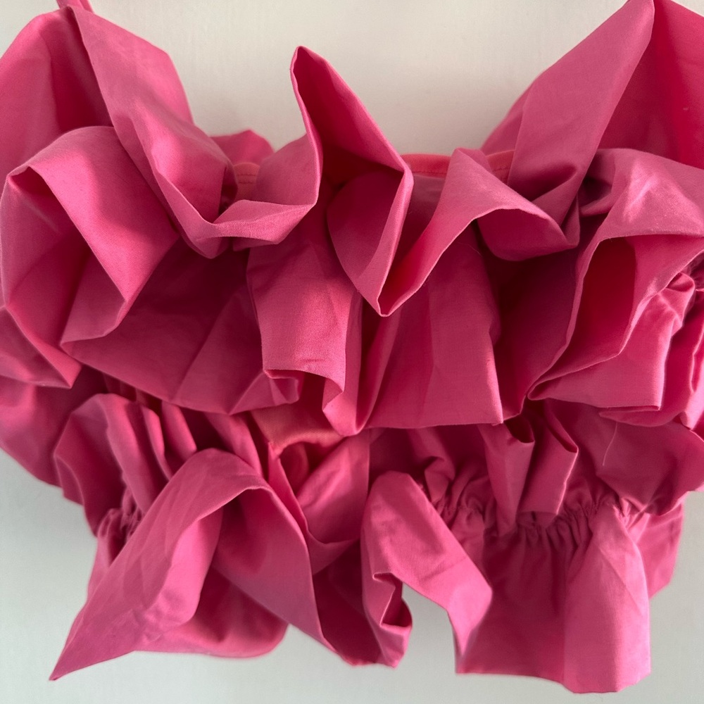 🌻 Pink Ruffled Crop Top 🌻 - Picture 2 of 6